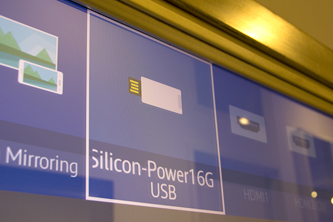 silicon power usb photo of mirror tv display allowing user to select "usb" as a viewing option