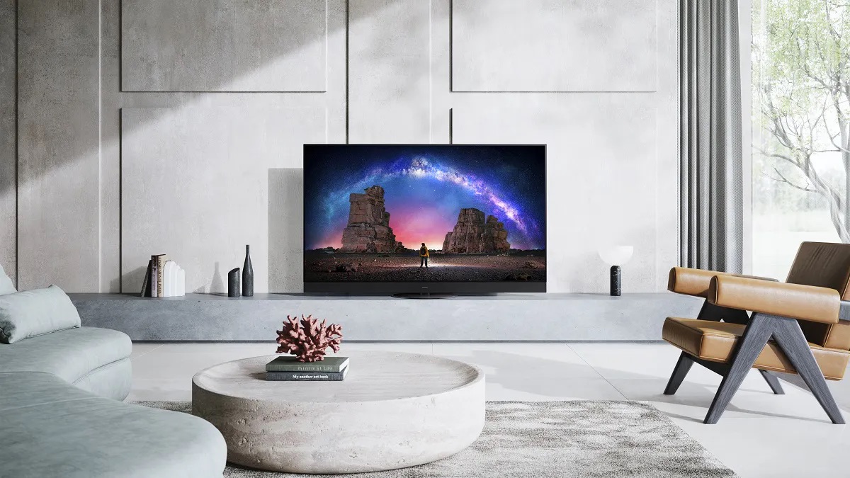 Best TV for Large Rooms: Panasonic JZ2000 OLED